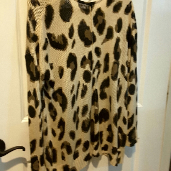 Perfect sweater - Picture 2 of 2